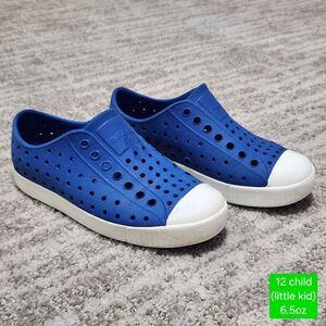 Native kids Jefferson water friendly slip-on shoes blue size 12